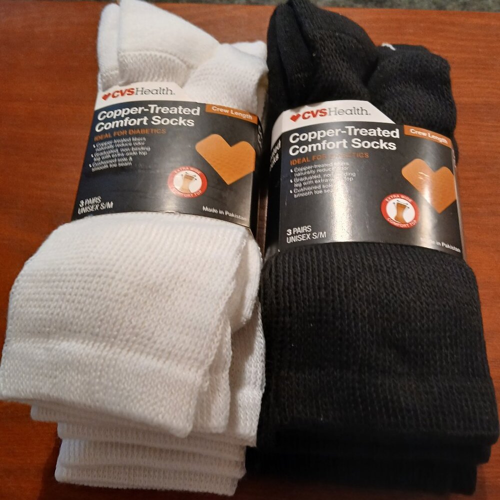 COMFORT COPPER INFUSED SOCKS SIZE SMALL MEDIUM  3 Black   3 White